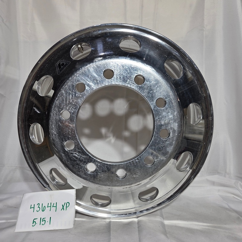 22.5×8.25 Accuride Lightweight 10x285mm Hub Pilot High Polish Both Sides (returned item)