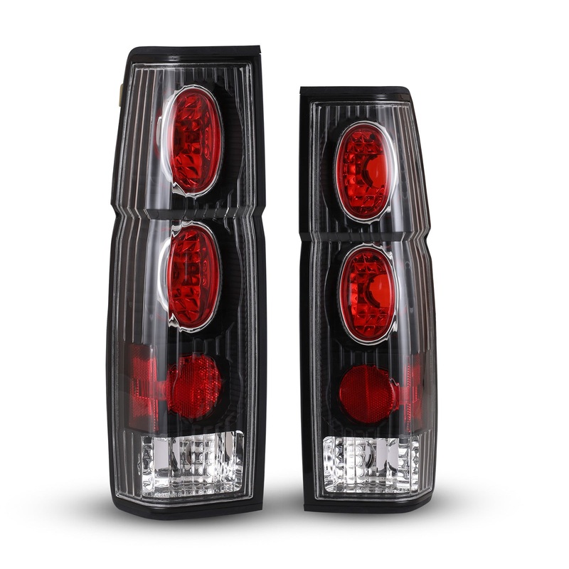 For Nissan 86-94 Hardbody/95-97 SE Tail Light – Black/Clear