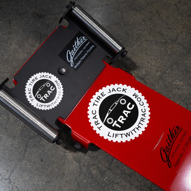 Tire Jack with Rollers – Tire Mounting Helper