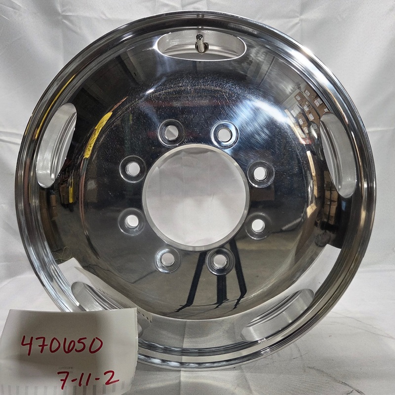 17.0×6.50 Northstar 8×6.5″ Hub Pilot Mirror Polished Both Sides (Oval Hand Holes) (Ram 3500 DRW 1994-2018) (Returned item)