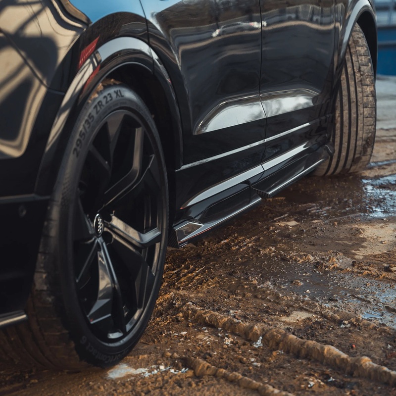 Audi RSQ8 4M Pre-Preg Carbon Fibre Side Skirts (2019-2024)