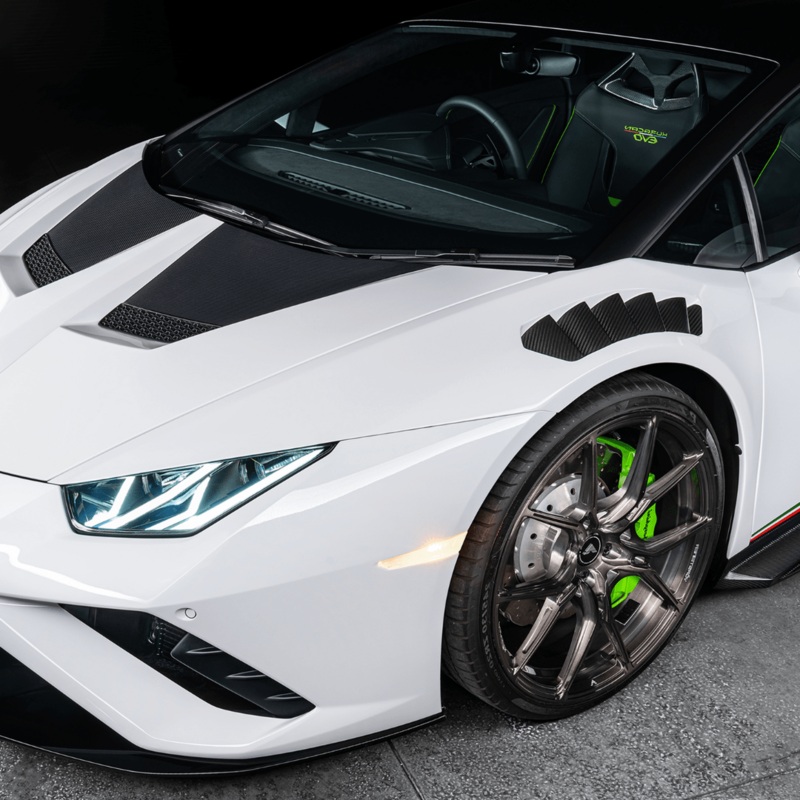 Lamborghini Huracn Novara Edizione Aero Front Fenders with Integrated Vents and Splash Shields  by Vorsteiner Carbon Fiber PP 2×2 Glossy