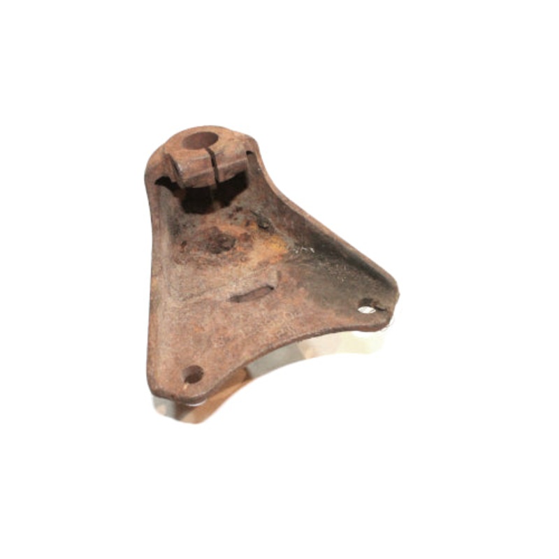 USED M37/M43 Idler Arm to Frame Bracket – CC1269508