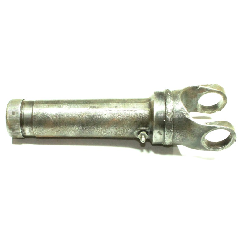 Front/Rear Drive Shaft Splined Yoke (16 Spline -Small Detroit – 8 spline) – CC927860 USED – CC927860